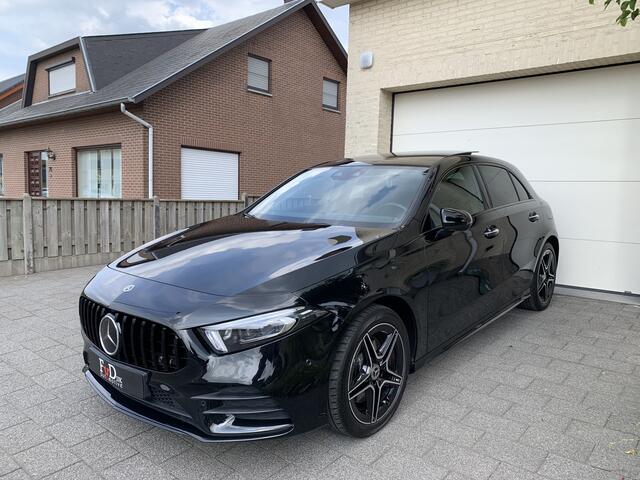 Mercedes-Benz A-KLASSE 250e 218pk AMG Aut Panoramadak Nightpakket Widescreen Burmester Distronic AmbientLight Keyless SportLeder Led Camera 18" Pdc