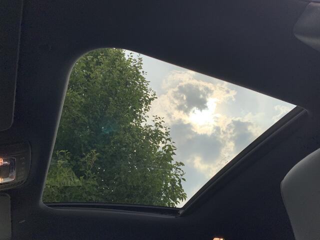 Mercedes-Benz A-KLASSE 250e 218pk AMG Aut Panoramadak Nightpakket Widescreen Burmester Distronic AmbientLight Keyless SportLeder Led Camera 18" Pdc