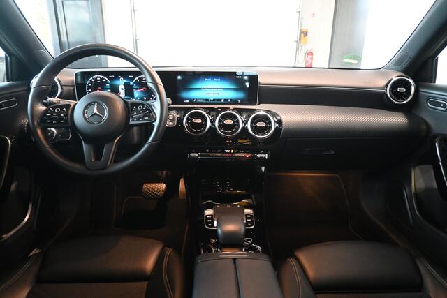 Mercedes-Benz A-KLASSE 200 Advantage Automaat Widescreen Navigatie Cruise LED Stoelverwarming Inruil Mogelijk!