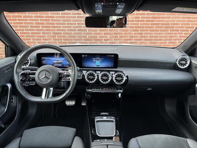 Mercedes-Benz A-KLASSE 250 e AMG Line