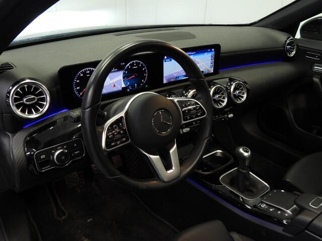 Mercedes-Benz A-KLASSE A180 Premium Plus LEER/SCHUIFDAK/SFEER/BURMESTER/17"LMV!