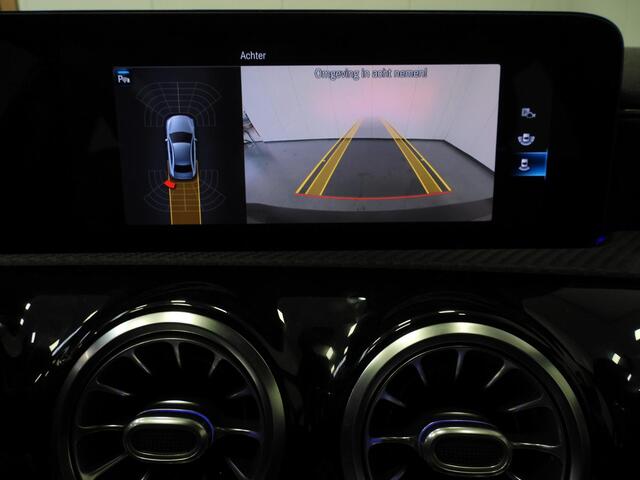 Mercedes-Benz A-KLASSE A180 Premium Plus LEER/SCHUIFDAK/SFEER/BURMESTER/17"LMV!