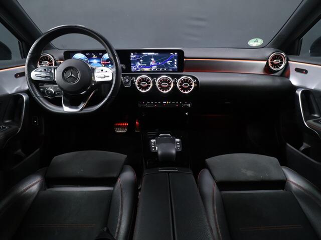 Mercedes-Benz A-KLASSE 250 e Business Solution AMG Limited [SCHUIFKANTELDAK, APPLE CARPLAY, DIGITAL DASH, CAMERA, CRUISE, HALF LEDER, STOELVERWARMING, FLIPPERS, CLIMATE CONTROL, SFEERVERLICHTING, NAVIGATIE, NIEUWSTAAT]