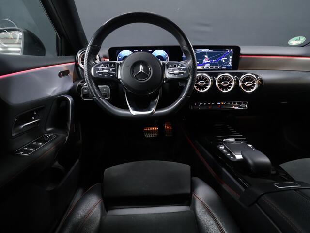 Mercedes-Benz A-KLASSE 250 e Business Solution AMG Limited [SCHUIFKANTELDAK, APPLE CARPLAY, DIGITAL DASH, CAMERA, CRUISE, HALF LEDER, STOELVERWARMING, FLIPPERS, CLIMATE CONTROL, SFEERVERLICHTING, NAVIGATIE, NIEUWSTAAT]