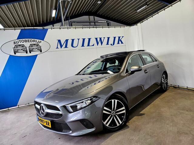 Mercedes-Benz A-KLASSE 180 Business Solution Luxury / Pano / Sfeer / NL Auto