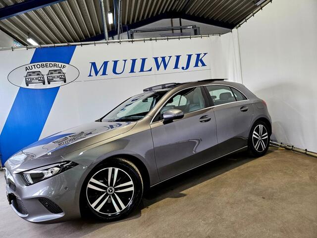 Mercedes-Benz A-KLASSE 180 Business Solution Luxury / Pano / Sfeer / NL Auto