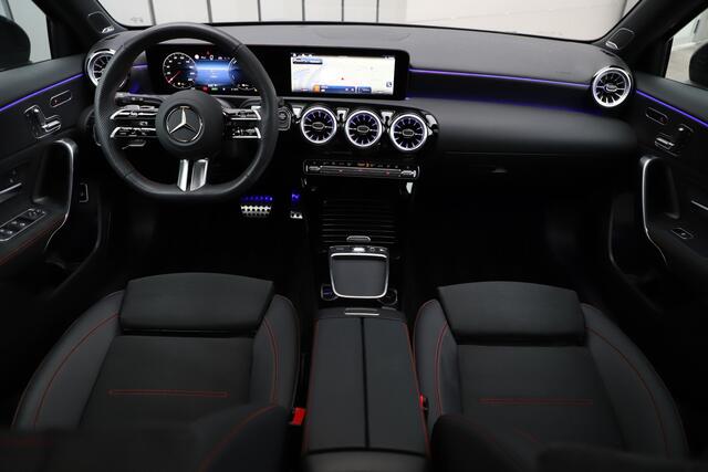 Mercedes-Benz A-KLASSE 250e AMG | 218PK | Pano | Keyless-go | Burmester | Memory | Sfeerverlichting | Multibeam | Widescreen | Acc | Stuurwielverw. | 2025.