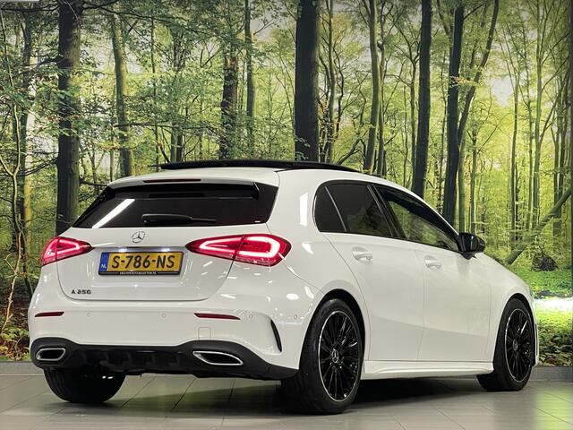 Mercedes-Benz A-KLASSE 250 Premium | AMG styling | Panorama dak | Led | Sfeerverlichting | Stoelverwarming | Wide screen | Airconditioning |