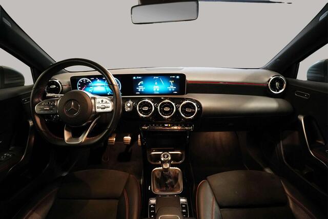 Mercedes-Benz A-KLASSE 160 Business Solution AMG | Matte lak | Virtual cockpit | Camera | Carplay | Volledig Widescreen