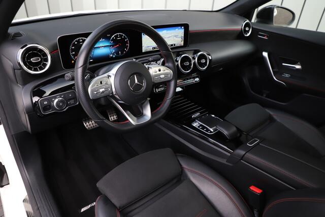 Mercedes-Benz A-KLASSE 200 AMG Aut7 | 163PK | Pano | Led | Stoelverwarming | Clima | Apple-carplay | Camera | Widescreen | 2018.