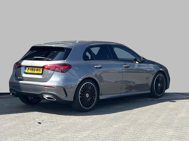 Mercedes-Benz A-KLASSE 200 AMG Line | Premium Pakket | Night Pakket | Panoramadak | MULTIBEAM LED Koplampen | Trekhaak | Dodehoekassistent | Advanced Sound System | Sfeerverlichting | Stoelverwarming | Achteruitrijcamera | Elektrisch Inklapbare Buitenspiegels