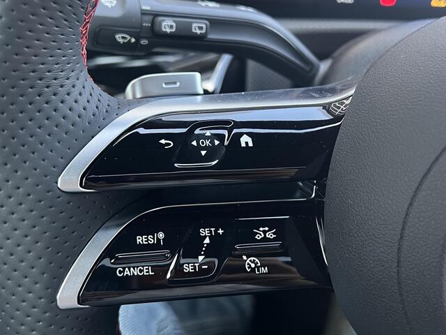 Mercedes-Benz A-KLASSE 200 AMG Line | Premium Pakket | Night Pakket | Panoramadak | MULTIBEAM LED Koplampen | Trekhaak | Dodehoekassistent | Advanced Sound System | Sfeerverlichting | Stoelverwarming | Achteruitrijcamera | Elektrisch Inklapbare Buitenspiegels