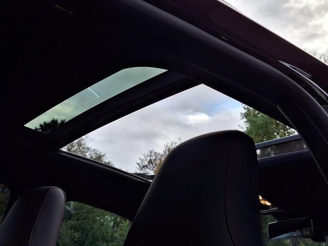 Mercedes-Benz A-KLASSE 200 AMG Line | Panoramadak | 360° Camera | Memory pakket | Head-up Display | Sfeerverlichting | Keyless-GO | Multibeam LED verlichting