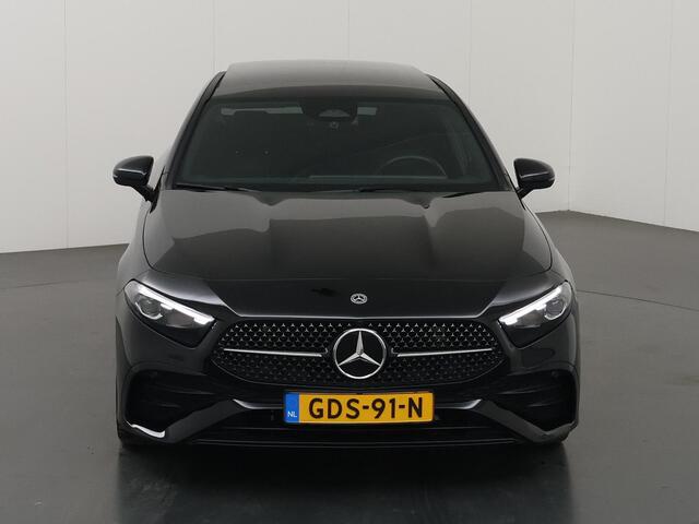 Mercedes-Benz A-KLASSE 180 AMG Line Panoramadak | 19inch LM Velegen | Multibeam led | Night pakket | Key less Go |