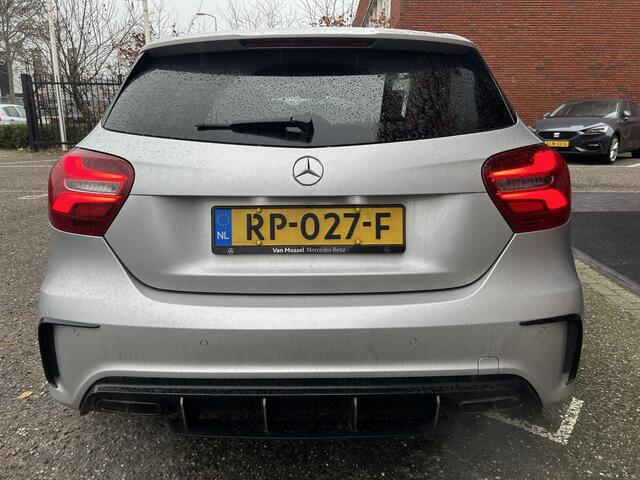Mercedes-Benz A-KLASSE 180 AMG Night pakket // FULL LED // NAVI // PANO/SCHUIFKANTELDAK // PDC V+A // CRUISE