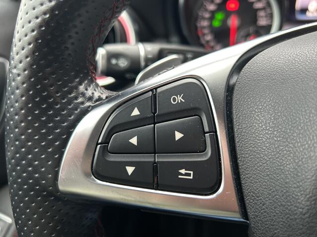 Mercedes-Benz A-KLASSE 180 AMG Night pakket // FULL LED // NAVI // PANO/SCHUIFKANTELDAK // PDC V+A // CRUISE