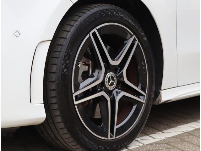 Mercedes-Benz A-KLASSE 250 e AMG Line | Panoramadak | Sfeerverlichting |