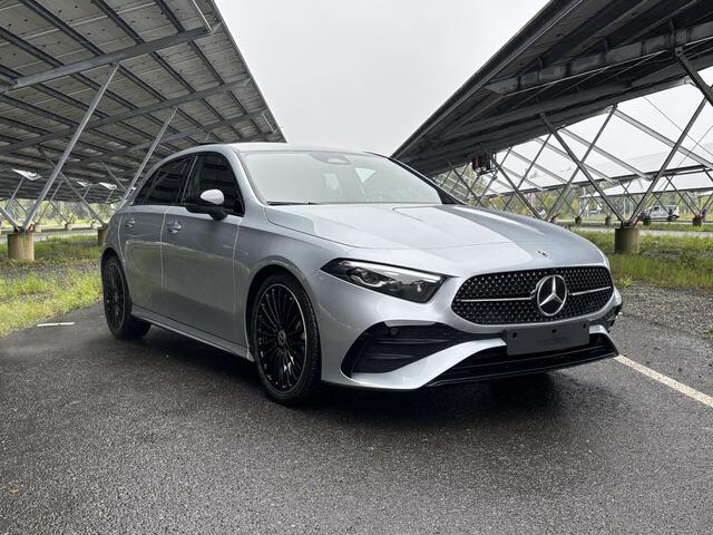 Mercedes-Benz A-KLASSE 180 Business Solution AMG | Night | Panoramaschuifdak | Achteruitrijcamera | Sfeerverlichting | MULTIBEAM LED | 19 inch AMG-velgen |