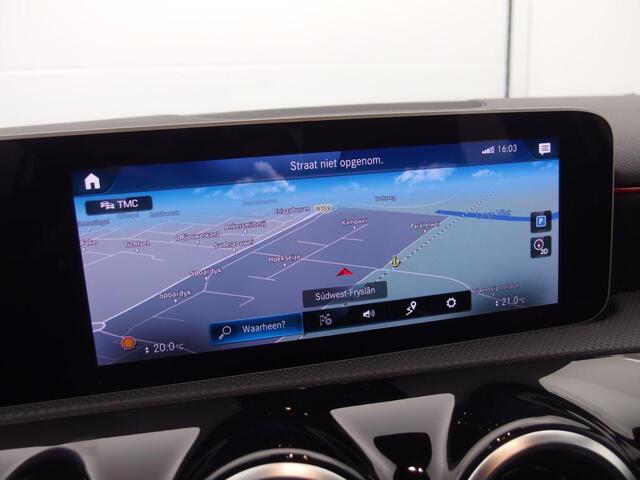 Mercedes-Benz A-KLASSE 180 Business Solution AMG WIDESCREEN / FULL LED / CARPLAY / CAMERA / STOELVERW / NAVI / CLIMA / PDC / NL-AUTO