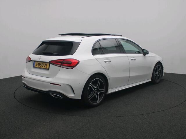 Mercedes-Benz A-KLASSE 180 Business Solution AMG AMG Line | Night Pakket | Panorama Schuif-Kanteldak | Sfeerverlichting. | Ledkoplampen. Inclusief 24 maanden MB Certified garantie voor Europa.