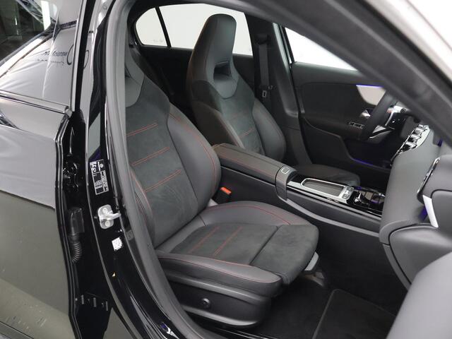 Mercedes-Benz A-KLASSE 180 Business Solution AMG | Panoramaschuifdak | Premium Plus | Nightpakket | 19"Multispaak AMG velgen | Stoelverwarming | 360° camera | Head-up display |