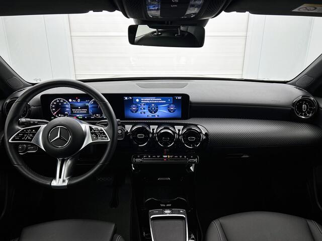 Mercedes-Benz A-KLASSE 250 e Star Edition | Dodehoekassistent | Distronic | Antidiefstalpakket GUARD 360° | Spiegelpakket | High-performance led-koplampen | Inclusief 24 maanden MB Certified garantie voor Europa.