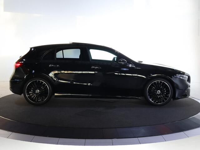 Mercedes-Benz A-KLASSE 180 Business Solution AMG | Panoramaschuifdak | Premium plus | Head-Up | Stoelverwarming | Achteruitrijcamera | MULTIBEAM LED |