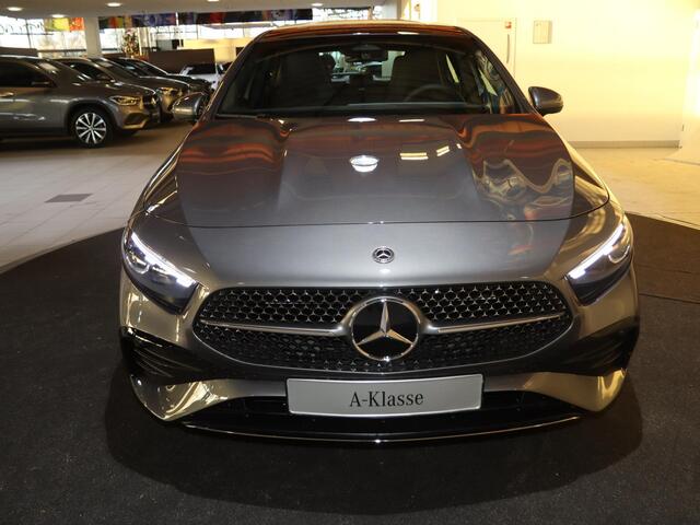 Mercedes-Benz A-KLASSE 180 Business Solution AMG | Panoramaschuifdak | Stoelverwarming | Achteruitrijcamera | MULTIBEAM LED |