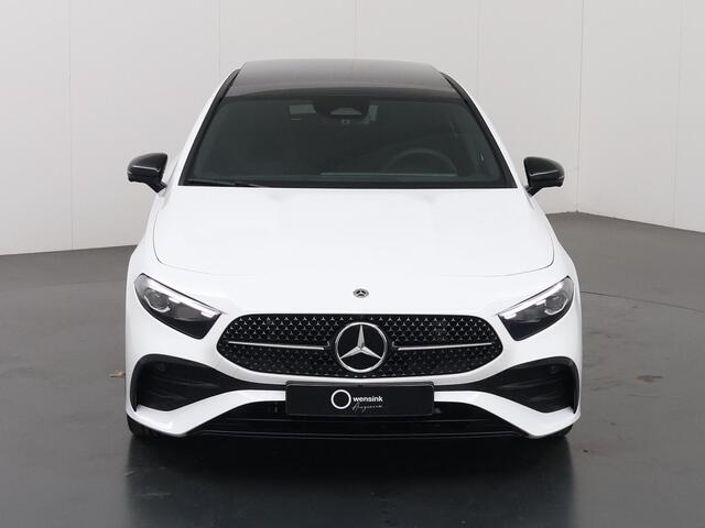 Mercedes-Benz A-KLASSE 180 Business Solution AMG | Panoramaschuifdak | Premium Plus pakket | Stoelverwarming | Achteruitrijcamera | MULTIBEAM LED |