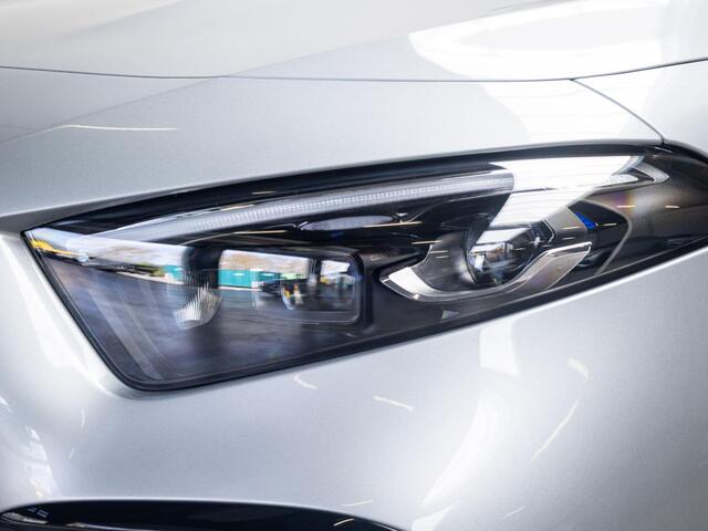 Mercedes-Benz A-KLASSE Hatchback 180 Star Edition AMG Line Premium PLUS | Panorama dak