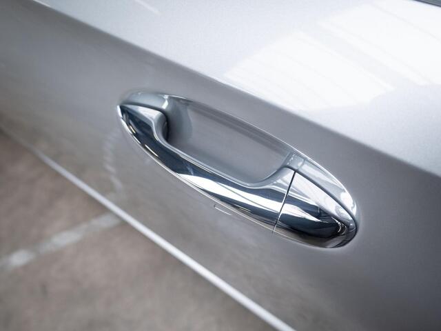 Mercedes-Benz A-KLASSE Hatchback 180 Star Edition AMG Line Premium PLUS | Panorama dak