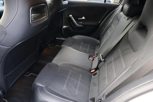 Mercedes-Benz A-KLASSE 250 e Premium AMG FULL-LED WIDESCREEN SFEERVERL. NIGHTPAKKET LEER/ALCANTARA STOELVERW. CARPLAY CAMERA 2XPDC 18''LMV