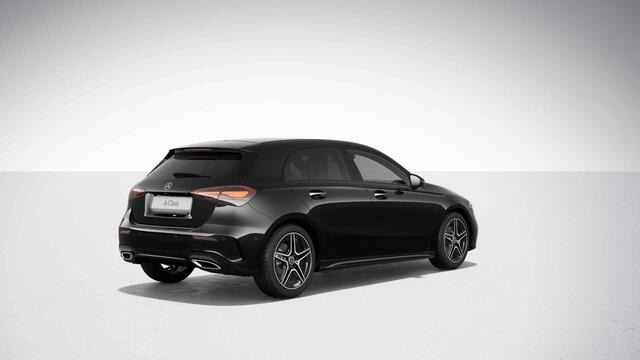 Mercedes-Benz A-KLASSE 180 Star Edition AMG Line | Night | Achteruitrijcamera | Led koplampen | Stoelverwarming | Getint glas |