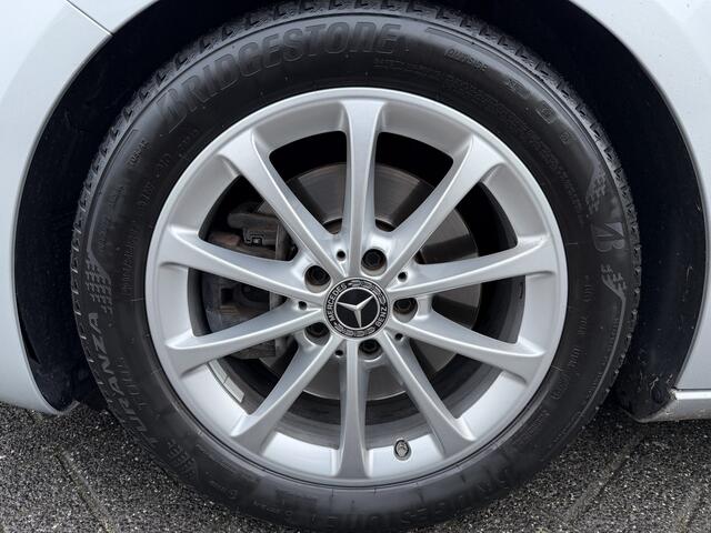 Mercedes-Benz A-KLASSE 220 Advantage (Automatische Airco - Navigatie - LED - Stoelverwarming - Camera - Parkeersensoren V+A)