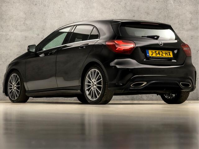 Mercedes-Benz A-KLASSE 180 AMG Sport Automaat (APPLE CARPLAY, GROOT NAVI, CAMERA, LEDER, STOELVERWARMING, SPORTSTOELEN, GETINT GLAS, KEYLESS START, NIEUWE APK, NIEUWSTAAT)