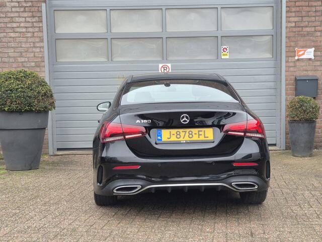 Mercedes-Benz A-KLASSE 180 Business Solution AMG AMG uitvoering / origineel Nederlander.