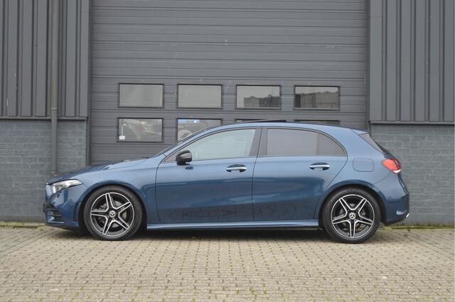 Mercedes-Benz A-KLASSE 180 Business Solution AMG | PANO | CAMERA | KEYLESS | SFEERVERLICHTING |
