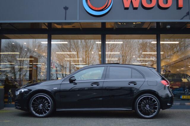 Mercedes-Benz A-KLASSE 250 e AMG Led Panorama Widescreen Sfeer Camera Night Pdc