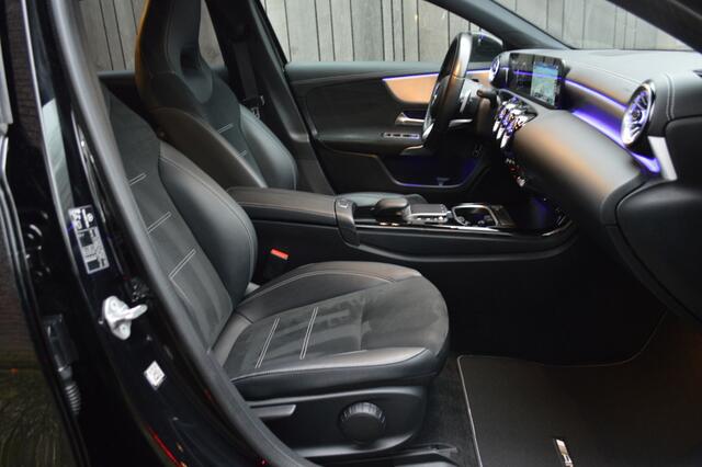 Mercedes-Benz A-KLASSE 250 e AMG Led Panorama Widescreen Sfeer Camera Night Pdc