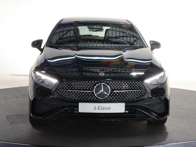 Mercedes-Benz A-KLASSE 250e Business Solution AMG | Panoramadak | Stoelverwarming | Achteruitrijcamera | Multibeam LED | Keyless Entry/Go | Nightpakket |