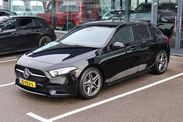 Mercedes-Benz A-KLASSE 180 Business Solution AMG I BTW I Automaat I Camera I MBUX I Widescreen I LED I Stoelverwarming I Nederlandse auto I I Night pakket I Parkeersensoren I