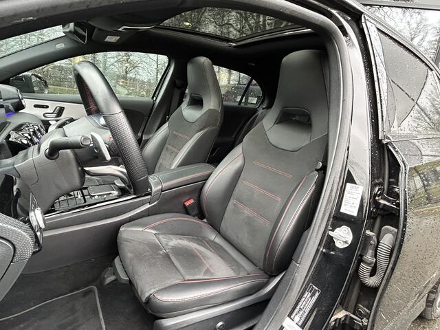 Mercedes-Benz A-KLASSE 250e AMG // Panorama dak // Sfeerverlichting // Memory // MultiBeam LED // Advanced Audio // Keyless // 18" AMG Velgen // Widescreen