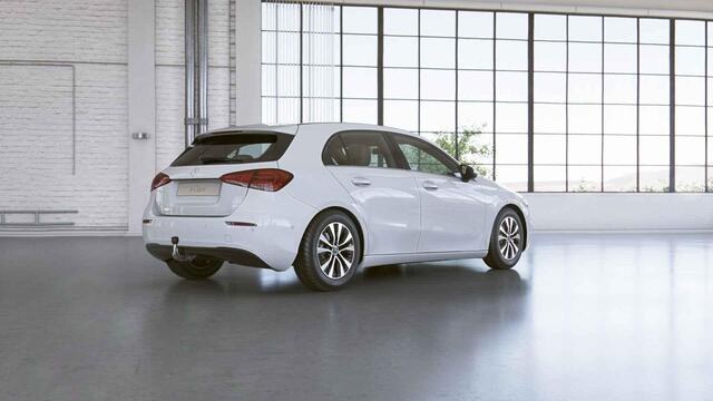 Mercedes-Benz A-KLASSE 180 Business Solution | Trekhaak | Stoelverwarming | Widescreen | Achteruitrijcamera |