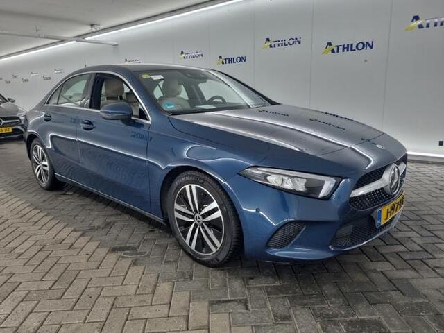 Mercedes-Benz A-KLASSE 180d Business Sol. Luxury Line | Navi | Camera | Sfeer Verlichting