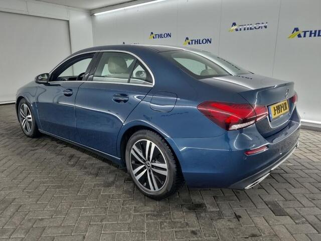 Mercedes-Benz A-KLASSE 180d Business Sol. Luxury Line | Navi | Camera | Sfeer Verlichting