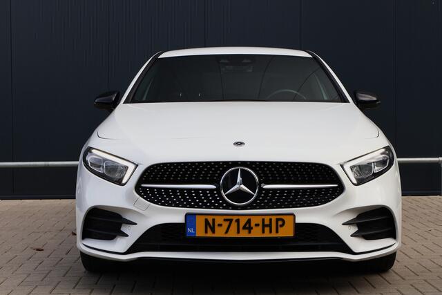 Mercedes-Benz A-KLASSE 250 e Business Solution AMG Line Automaat | Widescreen | Sfeerverlichting | Camera | 18 Inch | Night pakket