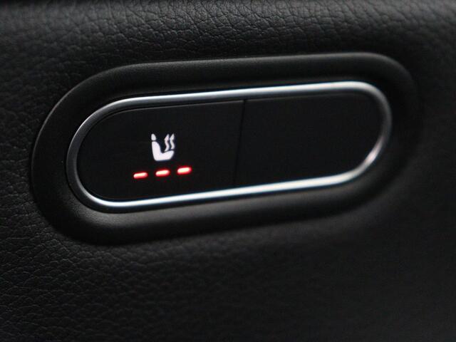 Mercedes-Benz A-KLASSE 200 Business Solution Plus Upgrade | Panoramadak | Stoelverwarming | Half leder | Widescreen | Camera | Navigatie | Park Assist | Cruise control | Full LED