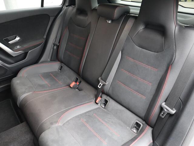 Mercedes-Benz A-KLASSE 220 Launch Edition