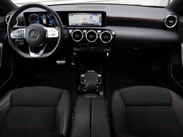 Mercedes-Benz A-KLASSE 220 Launch Edition