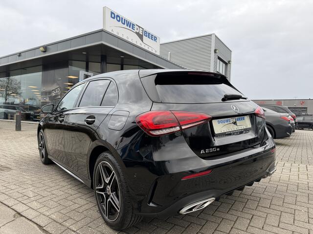 Mercedes-Benz A-KLASSE 250 e AMG edition Camera | Sfeerverlichting | Night